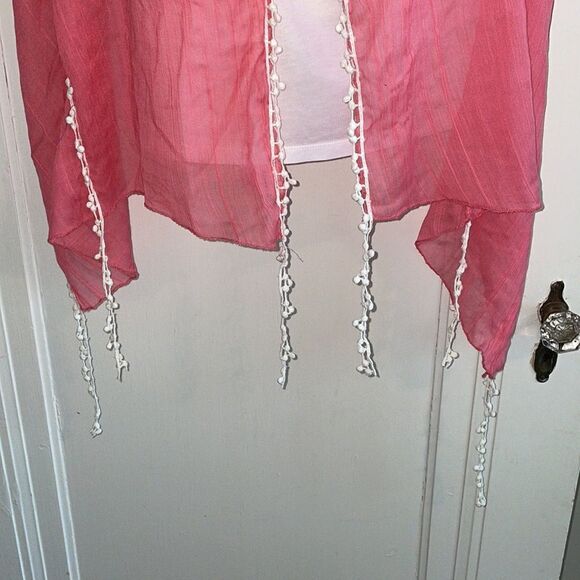 Pink shawl/wrap with white ball fringe - Picture 3 of 8